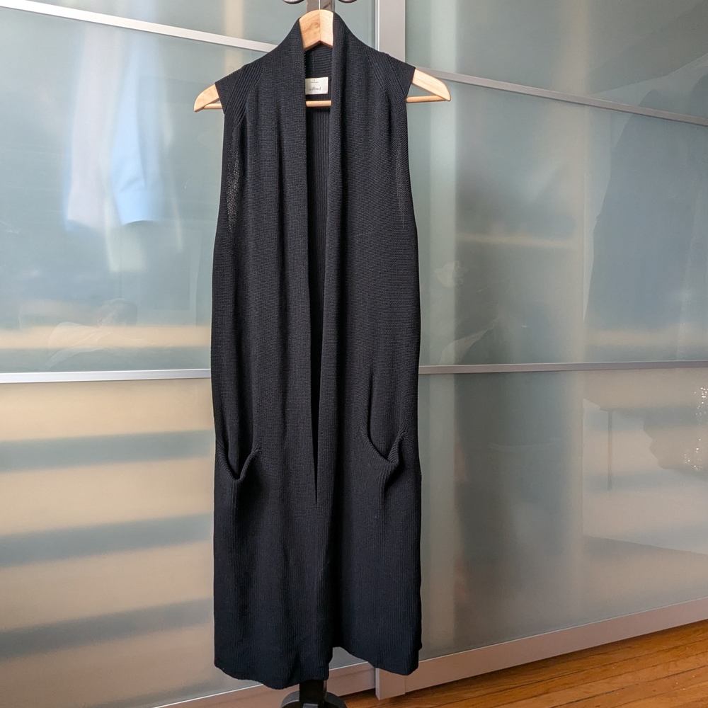 Preloved Wilfred OLIVIE Black Sleeveless Open Cardigan, Rayon Version - Small